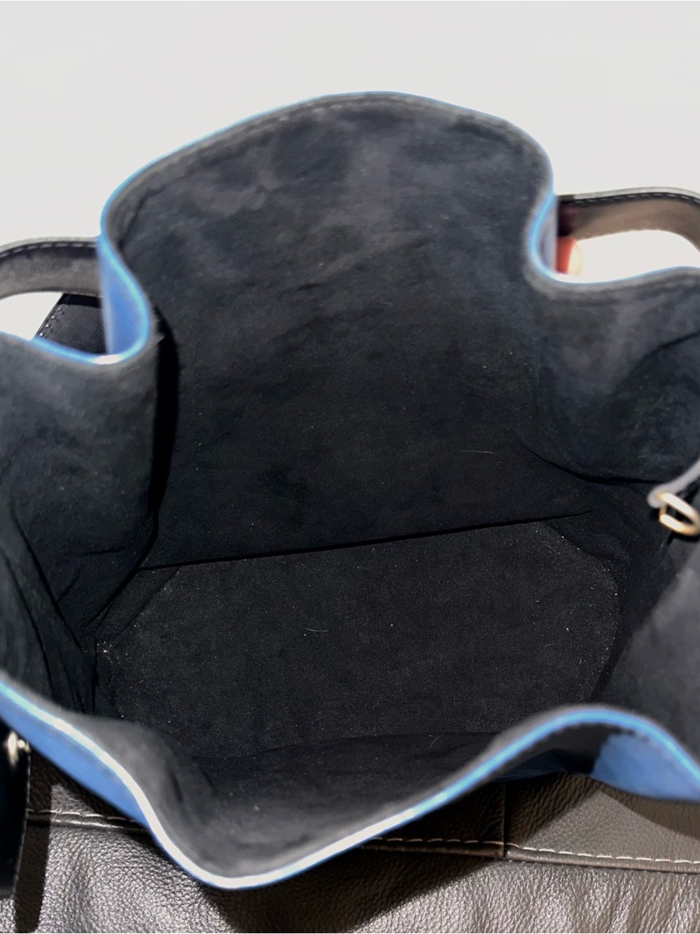 Louis Vuitton Blue Epi Leather Sac D’Epaule Vintage Bucket Bag - Picture 6 of 16